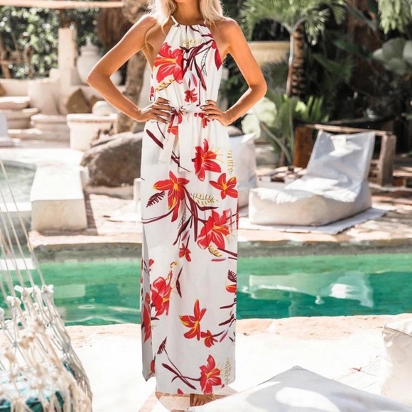 Dresses & Skirts - ‼️Last one‼️Floral Maxi Dress